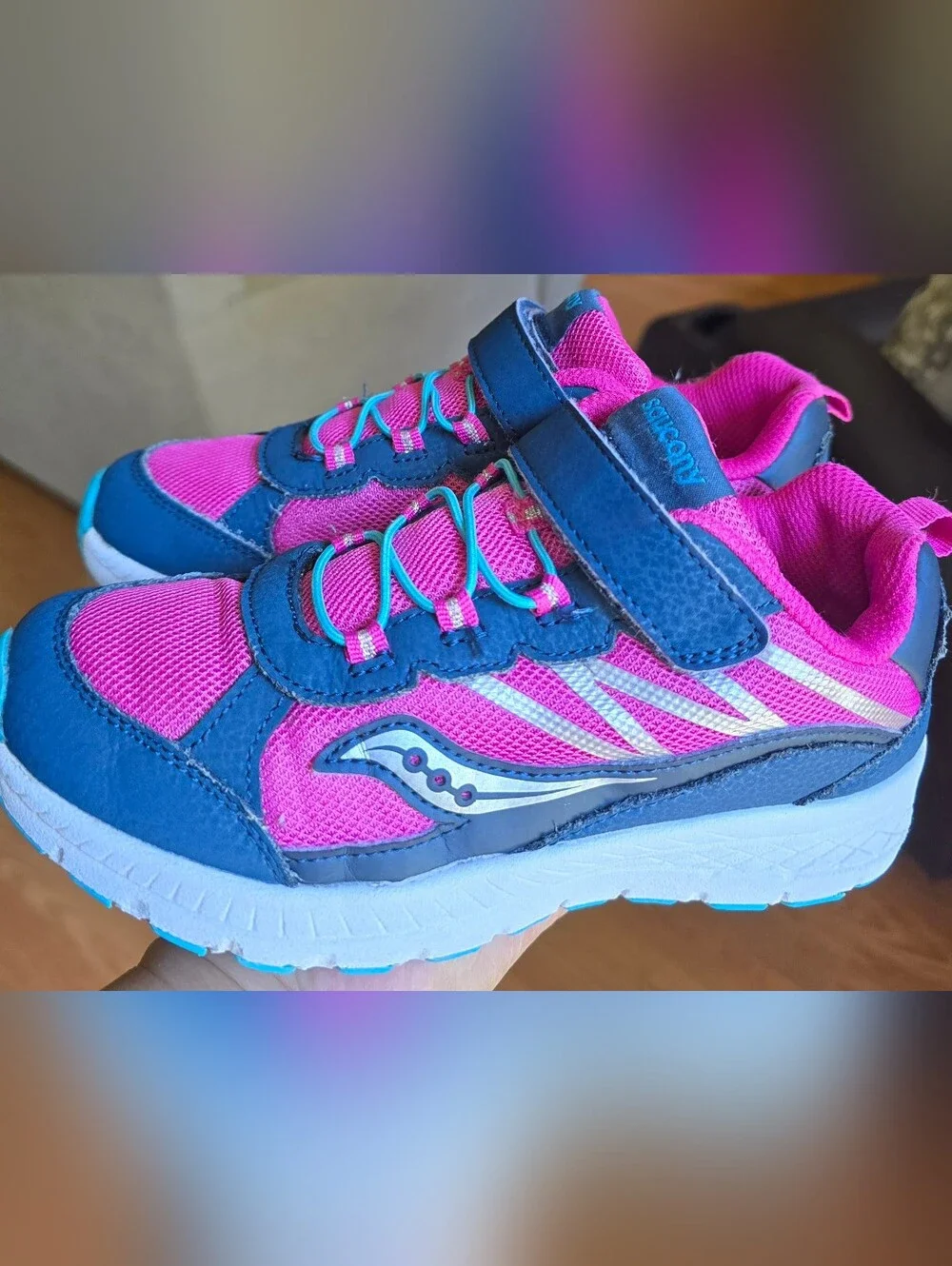 Sz 2 Little Girl's SAUCONY DASH Navy/Pink Bungee Lace/Adjustable Strap